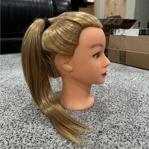 Mannequin head to practice hair on!